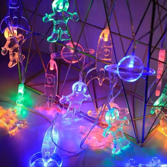 String Lights, Astronaut, Spaceship & Rockets, How Fun, Battery Operated… - Picture 3 of 4